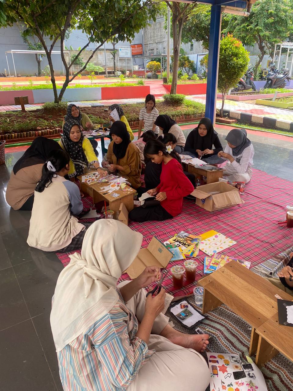 Workshop Kertas & Scrapbook Bersama RPTRA Tamplas Bambu